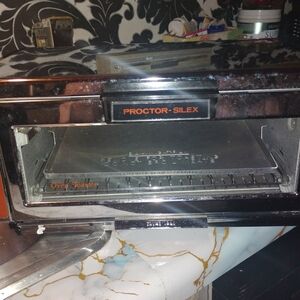 Proctor-Silex Silver Toaster Oven